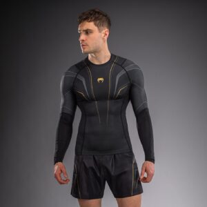 Venum Streamline Long Sleeve Rashguard - Black/Gold