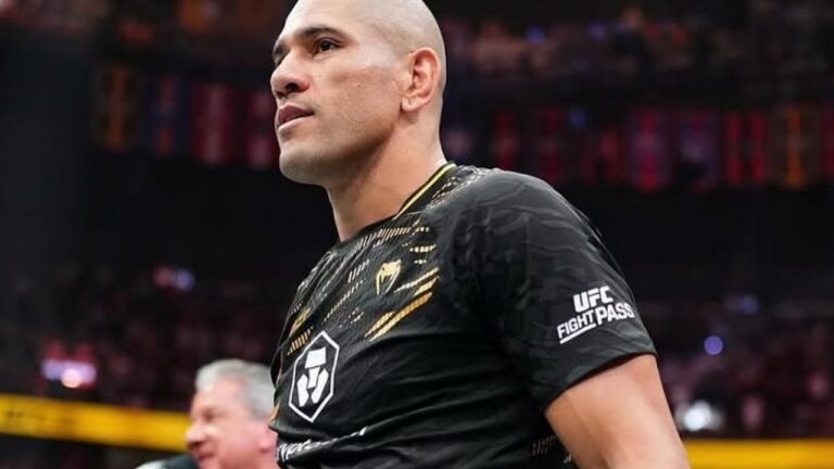 39-годишният бивш шампион на UFC има още седем двубоя по договора си с организацията